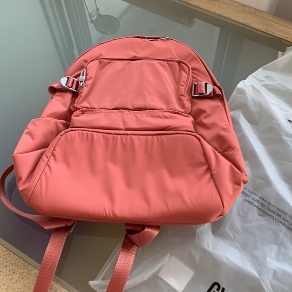 BNWT GYMSHARK PREMIUM LIFESTYLE BACKPACK - Picture 6 of 13